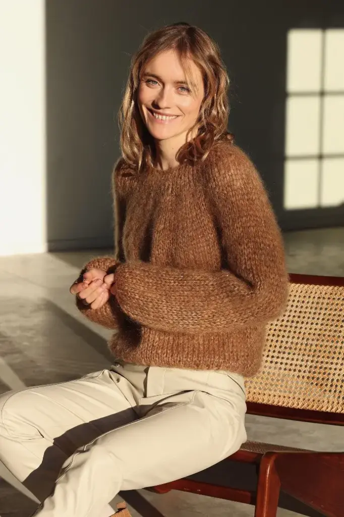 [STELLA - W2404P - S/M] STELLA SWEATER - CAMEL (S/M (38/40 EU))